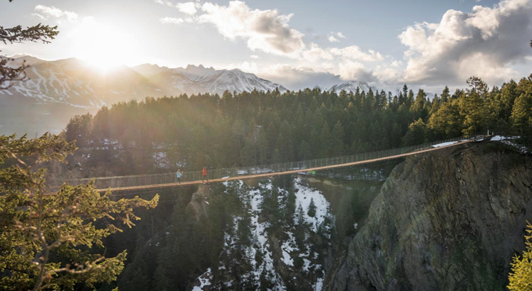 Kanada British Columbia Golden Skybridge Foto Tourism Golden.jpg